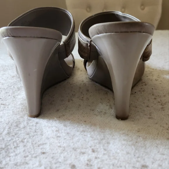 Calvin Klein Wedge sandal - Picture 2 of 6